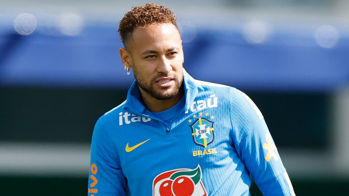 Neymar treina com o grupo e anima o Brasil para duelo com a Escócia