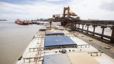Minérios pesados retidos no Porto de Chongoene