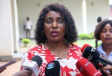 Ministra da Educação e Cultura trabalha em Nampula