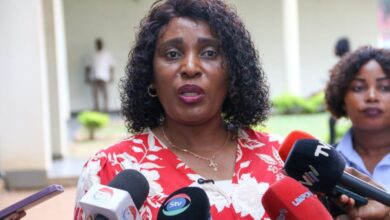 Ministra da Educação e Cultura trabalha em Nampula