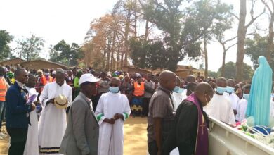 Católicos rezam pela unidade nacional e fim das guerras na peregrinaçao a Meconta