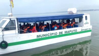 Embarcação Ribwene inoperacional por mau tempo