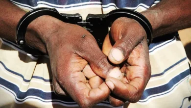 Professor indiciado de homicídio contra menor