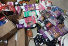 Apreendidos produtos farmacêuticos num supermercado na capital