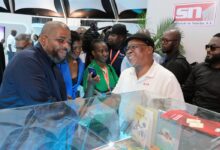 SG da FRELIMO reconhece capacidade de produção do livro escolar na Sociedade do Notícias
