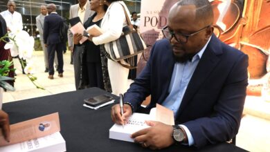 Luís Canhemba lança livro sobre dívida pública
