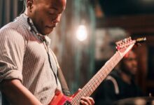 Guitarrista Michael Sululo actua no Mbenga Live Session