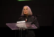 Nobel de Literatura para canadiana Anne Carson