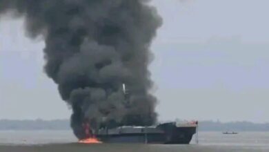 Quarenta pessoas resgatadas no incêndio da embarcação que fez três mortos